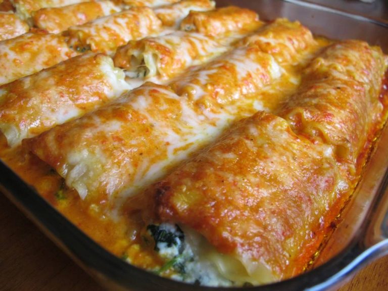 CHICKEN ALFREDO LASAGNA ROLLS