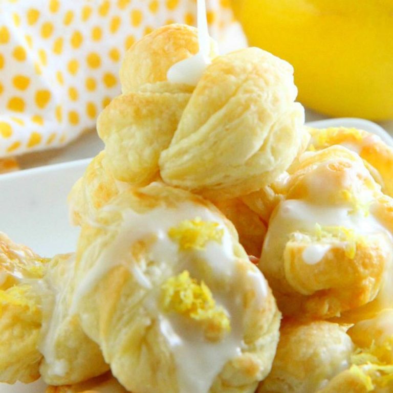 PUFF PASTRY LEMON KNOTS