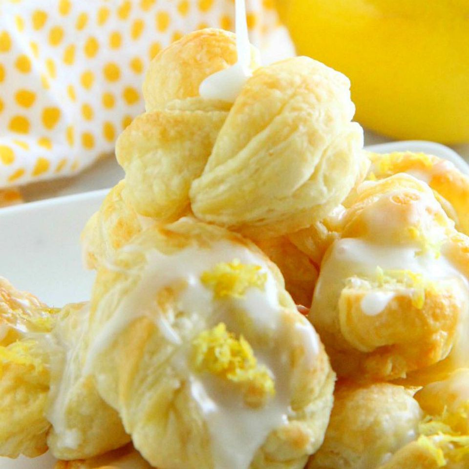 PUFF PASTRY LEMON KNOTS
