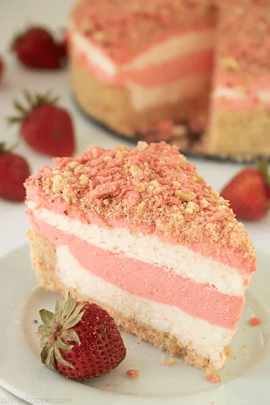 STRAWBERRY CRUNCH CHEESECAKE
